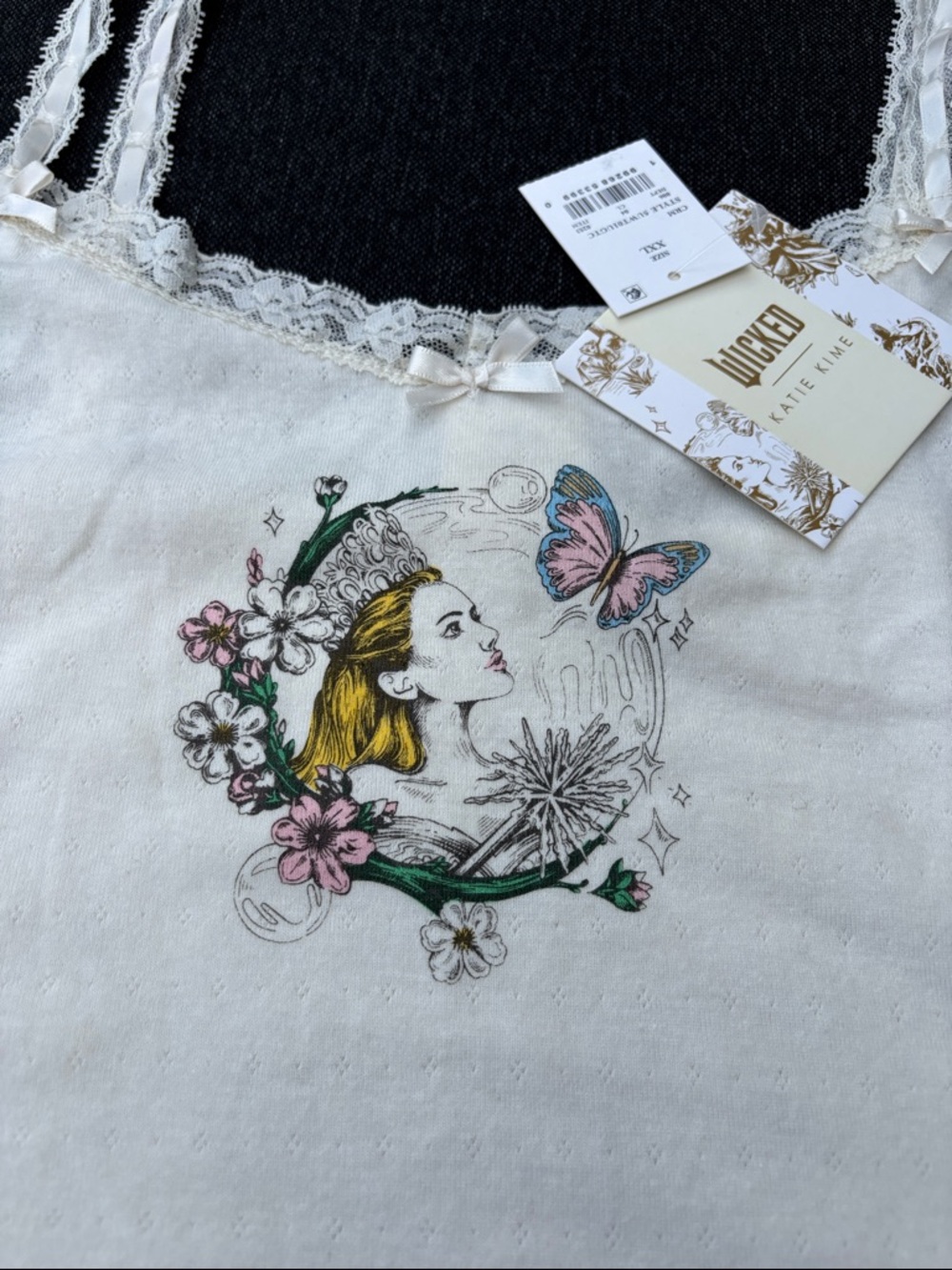 MAD Engine Wicked X Katie Kime Collab Glinda Cream
Graphic Lace-Trim Cami - Picture 2 of 4
